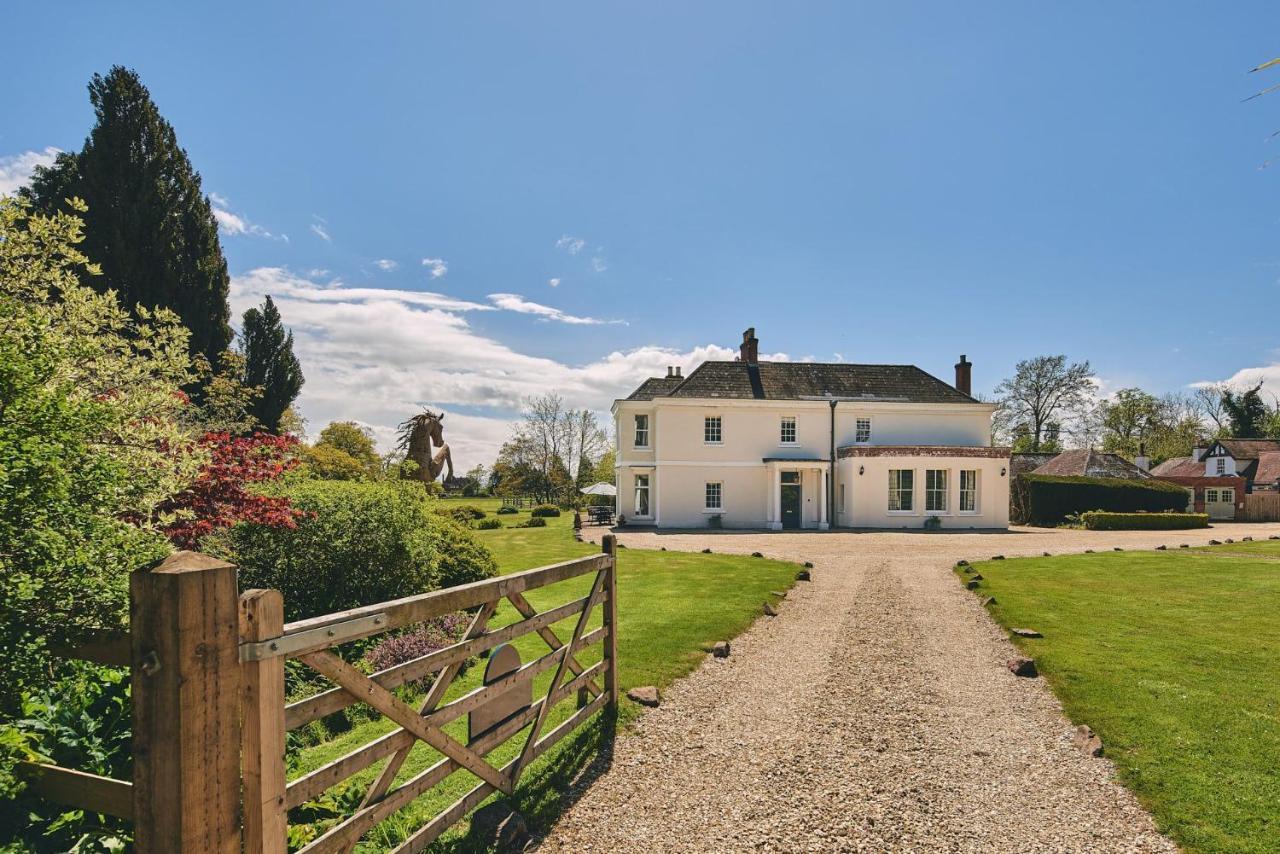 Equestrian Manor Villa Upton upon Severn Exterior photo