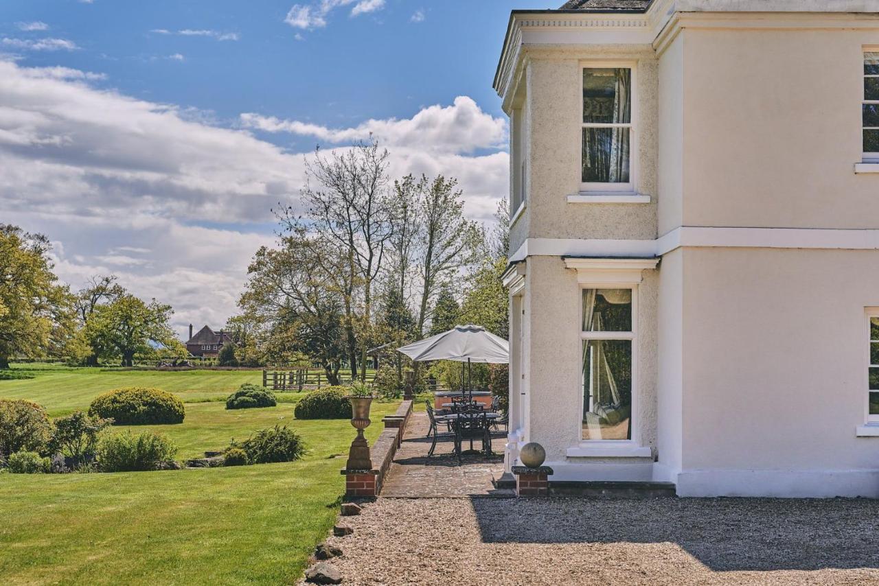 Equestrian Manor Villa Upton upon Severn Exterior photo